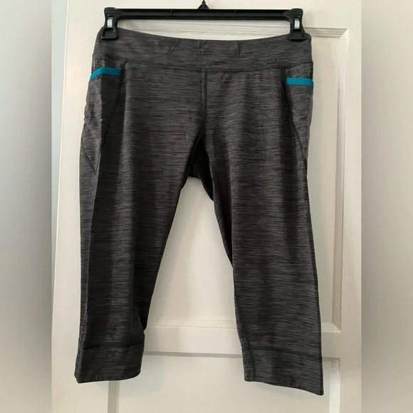 Patagonia Capris - Picture 1 of 8
